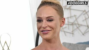 emma hix fingers her shaved pussy just for you