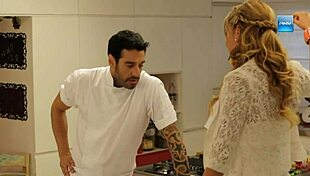 lindas putas show off their tits and ass