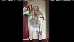 i'm a bisexual crossdresser waiting for that guy's piss to fill my tube so i can swallow every last drop just like with my own