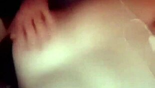 brasileira se masturba de forma intensa