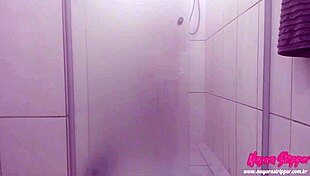 Nayara the blonde amateur enjoys a relaxing bath