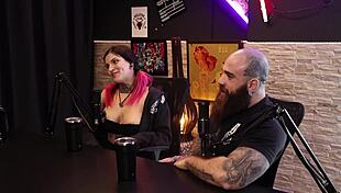 eles estavam transando e uma buceta apareceu na cara dele - queen e iron