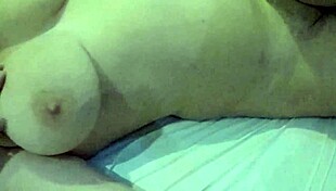 Teasing Old Housewife Provokes With Her Shaved Pussy For Cumshot Fun