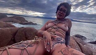 i tied myself in shibari out in public