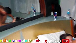 dois dotado fodendo a esposa do amigo dentro do motel e o corno filmando tudo completo xvideos red
