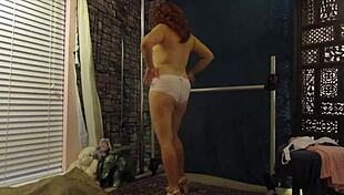 Hotwife dances pussy wildly!