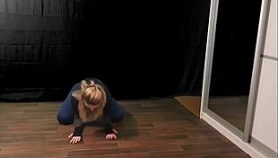 Dariana fit performs a seductive strip dance solo on stage