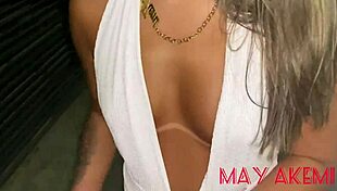 safada showing off on the street, ends in public sex