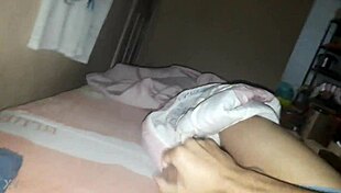 Gusta Bartoo enjoys a relaxing hand session