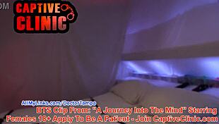 naked backstage blooper with lainey