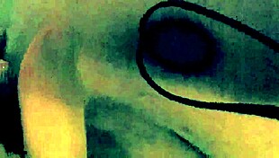 I gets a handjob with assplay in the asian massage parlour