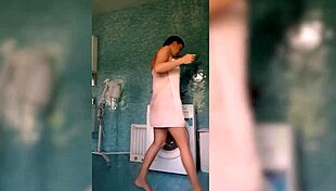 hot babe gives deep blowjob and sensual fuck while cleaning 😏