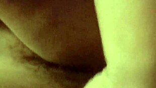 Nigerian man enjoys oral attention