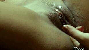 I went to my therapist and she ate me with a strap on, now I feel better - lunna real and victoria dias