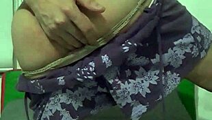 Latina prostitute intensely shows her ass and pussy.