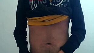 Watch me masturbate wildly in the office bathroom!