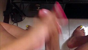 Shemale Babe Jerking Off On Webcam - Closeup View