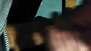 i gived my partner a quick blowjob and maked him cum so fast, it was intens.