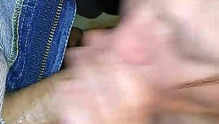 i gived my partner a quick blowjob and maked him cum so fast, it was intens.