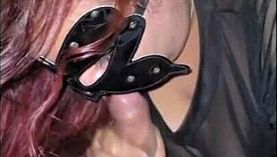 gozando na boca da ruiva seios com piercing completo no red