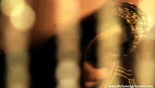 hey, that bollywood brunette is so erotic and sensual, teasing with her nude body