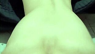 The novinha paid for the blowjob and got on all fours to fuck rennan luna's big cock