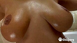 Does Lexxxi Lockhart Love Titty Fucking In The Tub?