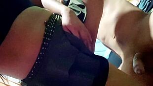 aprendo la mejor cabalgata sexual junto a mi hermanastra la vieja zorra ella es la mas sucia a la hora de montar mi pene