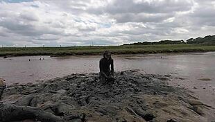 behind the scenes fuck-ups with naked brunette milf outtakes