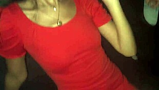 I felt so excited watching novinha transa e chupa na glory hole da casa de swing