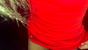 I felt so excited watching novinha transa e chupa na glory hole da casa de swing