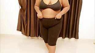 sexy indian jharkhand girl showing off her big tits and boobs