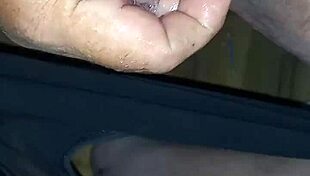 Watch me play with my dick like this!