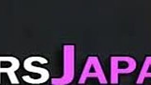 i'm watching this asian hottie masturbate, feeling all the emotions