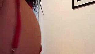 I'm Brenda, a Colombian model, performing my virtual show for you with passion.