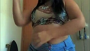 Sexy Latina Brazilian babe shakes her ass enticingly