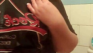 strange fetish for wet arm part 1