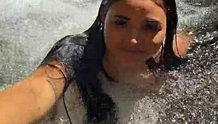Sexo En La Selva Follando A Chica Desconocida En Rio De Colombia