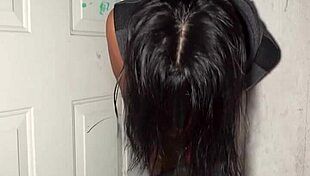 She got stuck in the door, so I penetrated her and made her moan