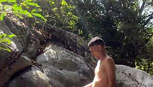 Sexo En La Selva Follando A Chica Desconocida En Rio De Colombia