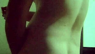 Do you want to see Sina Malvako masturbating naked after the shower?