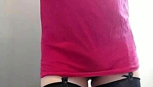 Travesti Enjoys Dildo Play