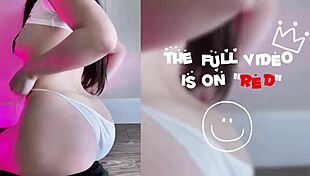 I am the asian woman masturbating with toys you need