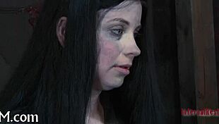 i feel the intense whipping in this sadomasochism session