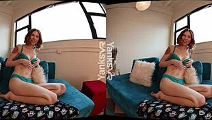 Yanks beauty Pepper Hart fingers herself to climax