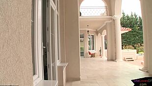 Wow, Euro Hottie Gets A Creamy Cumshot In This Threeway!