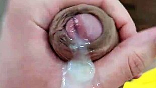 amateur brazilian twink masturbates solo in neighborhood