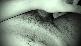 i masturbo with lubricante for the first time on my cock