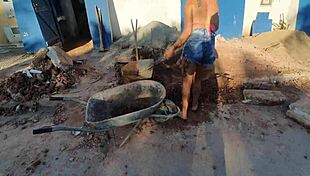 pornostars building a pool with fada mel and paty bumbum!