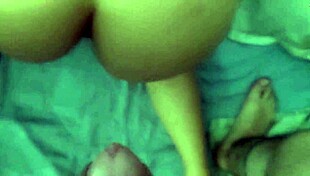 Chica gets angry when cum lands outside her pussy in doggystyle